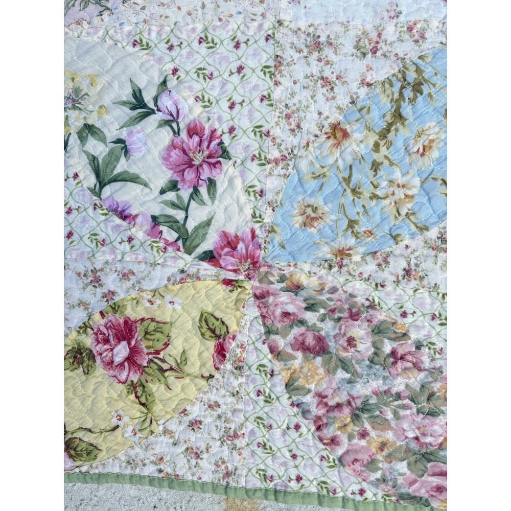 Shabby Chic Cottage Floral Patchwork Cutter Quilt for Crafts Upcycle Jacket Bag